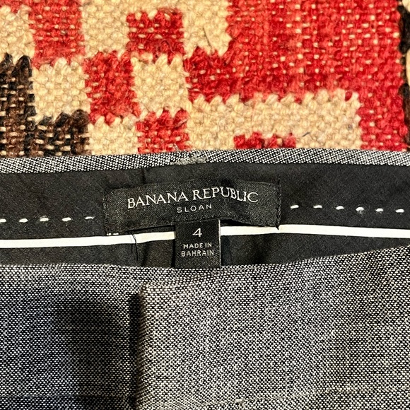 Banana Republic Sloan cropped pant in muted charcoal pattern, worn once, size 4T - Picture 1 of 3